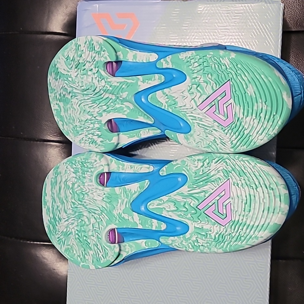 Nike Blue and Purple Athletic Shoes - Picture 6 of 6